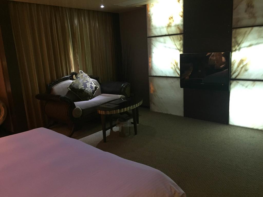 Crystal Business Motel Χσιντσού Εξωτερικό φωτογραφία